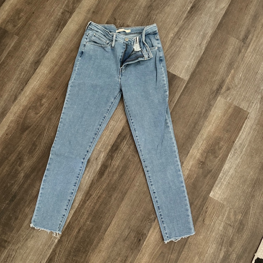 LEVI 721 HIGH RISE SKINNY ANKLE JEANS